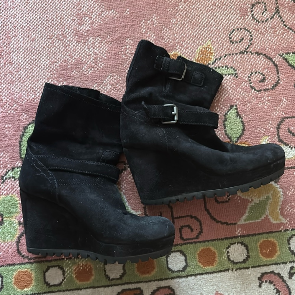 Suede ankle length boots